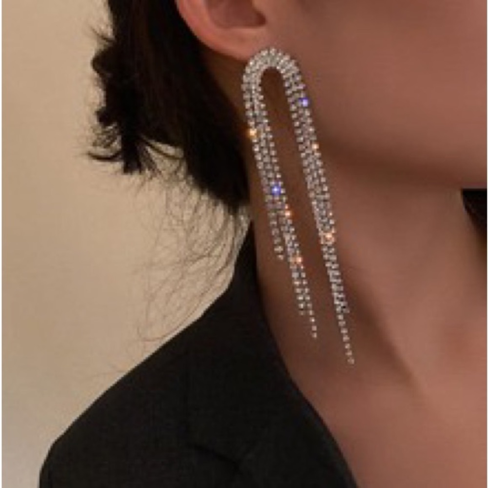 Dangle Rhinestone wedding earrings, Silver color